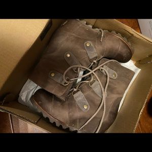 Sorel Joan of Arctic Wedge READ DETAILS ABOUT SIZE